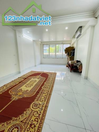 cần bán nhà mặt phố Thái Thịnh, 6 tầng, mặt tiền 4 m. Phù hợp vừa ở vừa kinh doanh tốt - 4