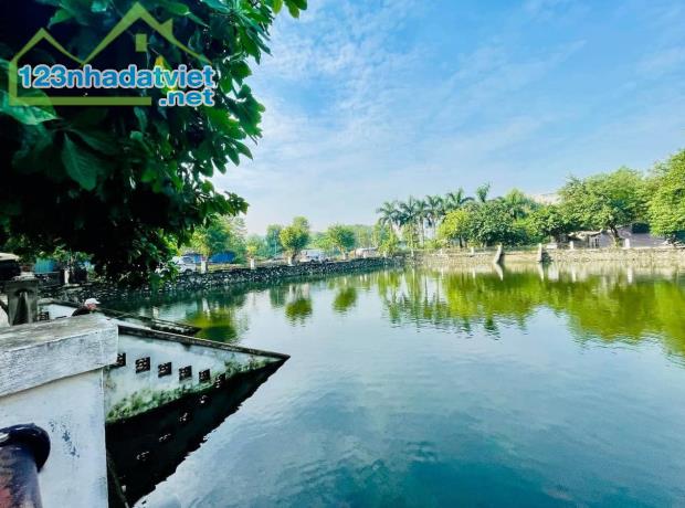 SIÊU PHẨM KIM GIANG 35M2 4 TẦNG Ô TÔ ĐỖ CẠNH NHÀ - CẠNH HỒ,MẶT SAU VIEW SÂN CHƠI CHỈ 5.55T - 4