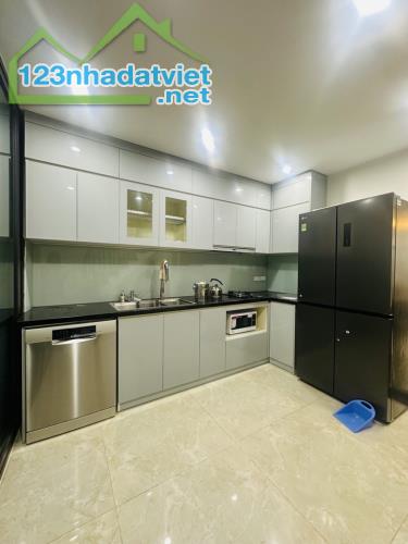 Nhà Đẹp - Giá Đẹp - Hoàng Đạo Thành - Nguyễn Xiển - 6tỷ