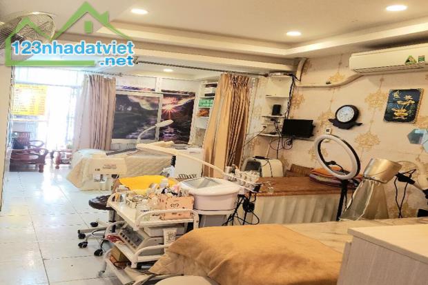 Bán nhà Mặt Tiền Lê Niệm, Tân Phú, đang kinh doanh, 2 tầng, 4 PN - Giá 6.1 tỷ TL - 3
