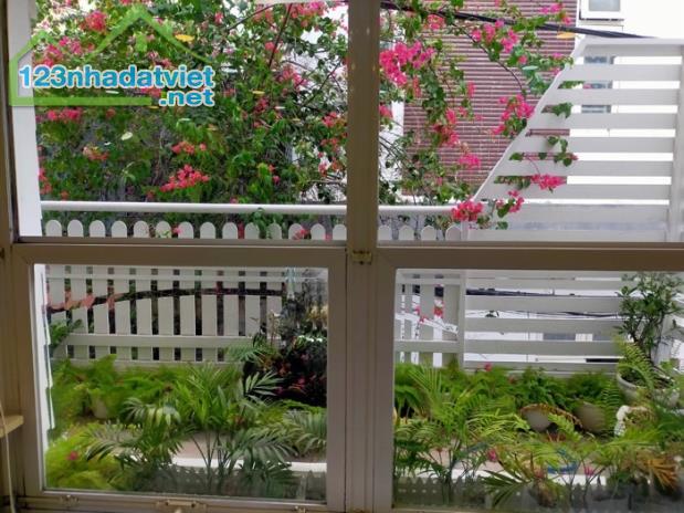 1 BƯỚC RA MẶT TIỀN – Thiết kế hiện đại, thoáng sáng, 35m2x5T – ngang hơn 4m, nhỉnh 7 tỷ