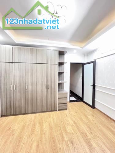 TAM TRINH, YÊN SỞ NGÕ RỘNG-NÔNG NHÀ ĐẸP GIÁ THƠM _DT :66 M²×5 Tầng -4,5 TỶ - 2