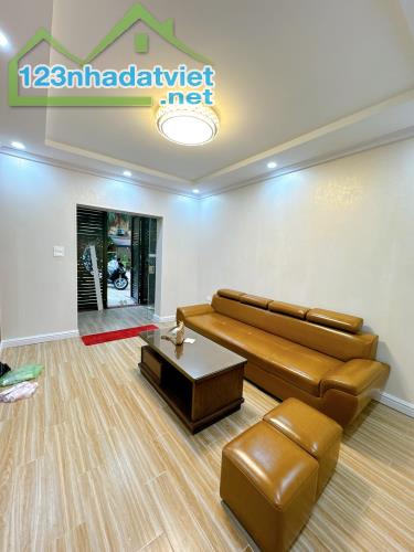 ✳️Nhà Vip Tôn Đức Thắng 30M2 5T MT 4M, Chỉ 5,6 Tỷ Lô Góc Gần Phố Phải Thật Nhanh mới kịp✳️