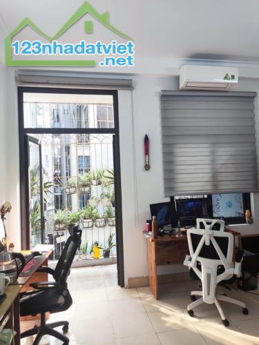 Bán nhà dân xây Mỹ Đình gần phố 56m2 4 tầng mặt tiền 4.5m giá hơn 8 tỷ - 2