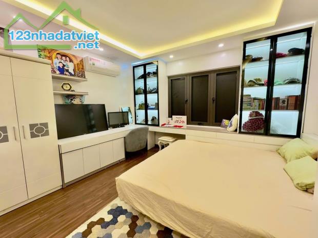 CHỈ 19 TỶ - 75M2 NGHI TÀM - LÔ GÓC - Ô TÔ TRÁNH - KINH DOANH - 6T THANG MÁY - ĐẦU TƯ