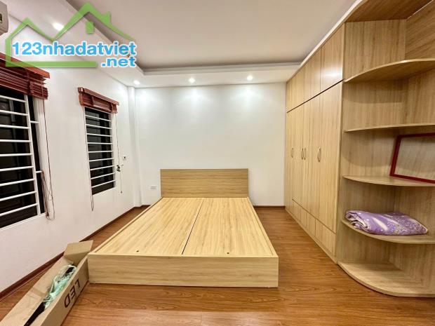 Bán nhà cầu giấy 48m2 nhỉnh 8 tỷ  Ô TÔ TRÁNH - gần CHỢ NGHĨA ĐÔ - 2