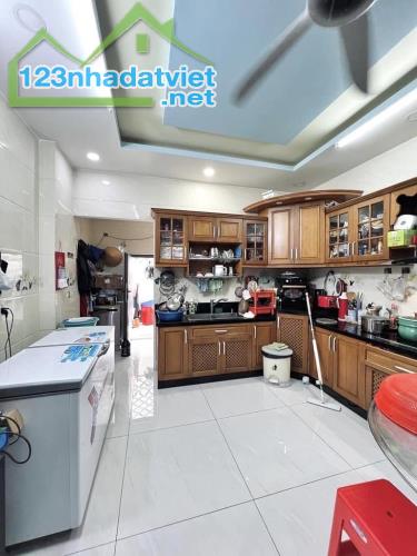 Giảm 1 tỷ 5, Mặt tiền ngay Tạ Quang Bửu DTSD 373m2, đúc 5 tầng chỉ 16 tỷ - 2