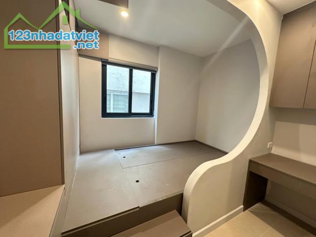 Tòa Apartment Mặt Phố Chính Kinh, 162m2 9T MT 6m, 30 Căn hộ Khép Kín, Dòng tiền 250tr/th,