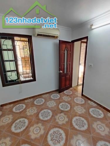 Cho thuê Ở HỘ GIA ĐÌNH, NHÓM nhà ngõ 325 Kim Ngưu, 9tr5 30m2, 4 tầng, 3 ngủ, vào ngay - 4