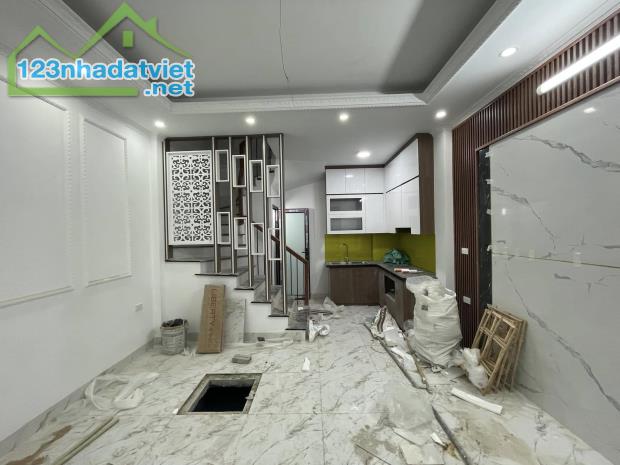 NHÀ MỚI TINH Ở NGAY PHỐ TRƯƠNG ĐỊNH CHỈ DUY NHẤT 1 CĂN 40M2 5T NHỈNH 6 TỶ - 4