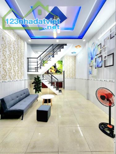 hỉnh 3 tỷ. Hẻm Xe Hơi Khu VIP Lê Văn Quới gần 4 Xã, 36m2, 2 Tầng Đẹp Lung Linh - 2