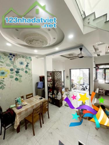 Bán nhà sát mặt tiền An Dương Vương dt khủng 121m2 nhích 10 tỷ - 1