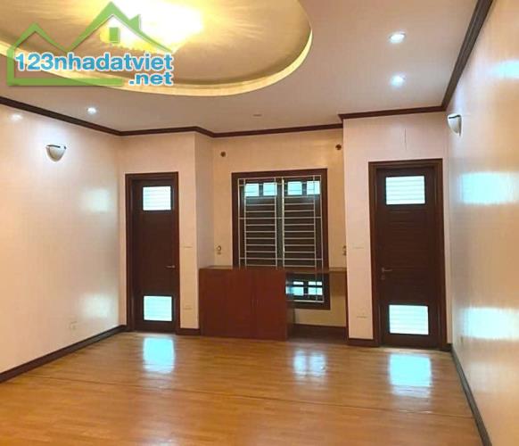 PHÂN LÔ HOÀNG QUỐC VIỆT, 2 MẶT NGÕ ÔTÔ KINH DOANH, VÀI BƯỚC CHÂN RA PHỐ, 58M2 NHỈNH 16 TỶ - 2