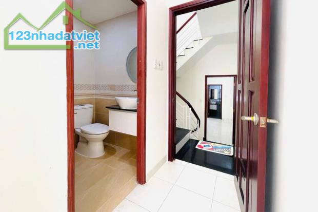 Bán nhà Lê Văn Thọ Phường 8 Gò Vấp, 3 Tầng 68.4m² có phòng ở Tầng Trệt - Giá 6.1 tỷ TL