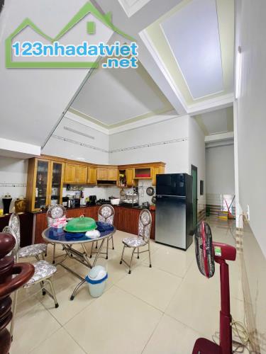 Nhà 2 lầu 1 tum diện tích 95m² riêng thổ cư 100% Gần Khu dân cư Tân Phong - 3