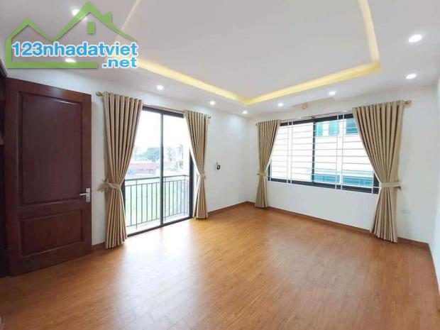 BÁN NHÀ NGÕ RỘNG Ô TÔ TRÁNH NHAU PHỐ NHUỆ GIANG, HÀ ĐÔNG – 45M², 5 TẦNG, CÓ GARA OTO, GIÁ - 2