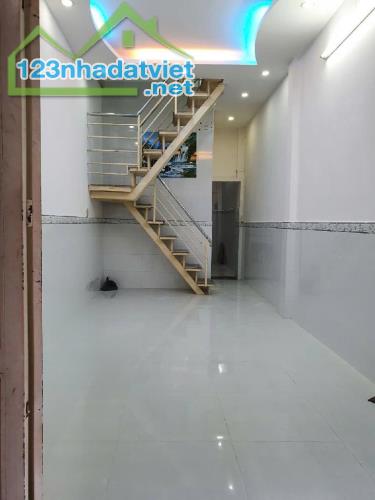 BÁN GẤP NHÀ ĐƯỜNG 25A , P, TẬN QUY, QUẬN 7. DT(32m2) Giá CHỈ NHỈNH 2 TỶ.