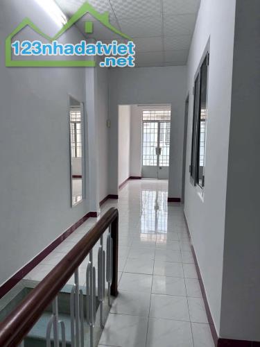 Bán Nhà 2 tầng hẻm đường Trần Nhật Duật Tp Nha Trang dt 78m2 ngang 5,4m Giá 4,9 Tỷ - 2