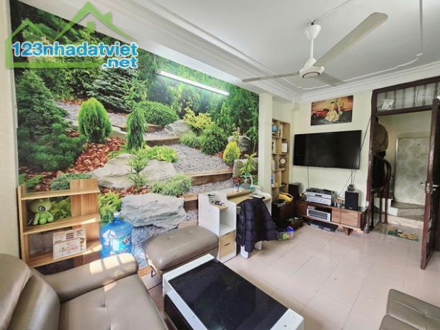 BÁN NHÀ 4 TẦNG, GẦN OTO TRÁNH, KHU VỰC SẦM UẤT - GIÁ HỢP LÝ - 3