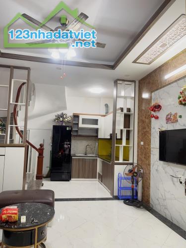 Cho thuê nhà Phố Bạch Đằng 30m2, 5 tầng, 3 ngủ khép kín - 4