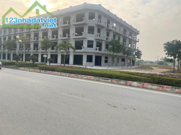 CẶP GÓC NGÃ TƯ ĐẠI LỘ CSEDP. NHẬN NHÀ 4 TẦNG, SANG TÊN SỔ NGAY. KĐT XUÂN HƯNG. LH: 0966 - 1