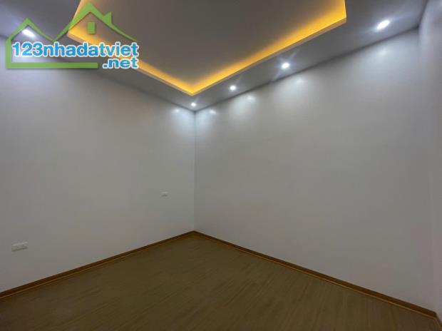 CHÍNH CHỦ CẦN TIỀN BÁN GẤP CĂN NHÀ PHỐ KHÂM THIÊN QUẬN ĐỐNG ĐA 52 m2 x 4 T NHỈNH 9 TỶ Ô - 2