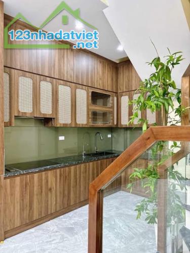 5.85 TỶ - BÁN NHÀ BÁT KHỐI, MỚI TINH – 38m2 – 5 Tầng - 2