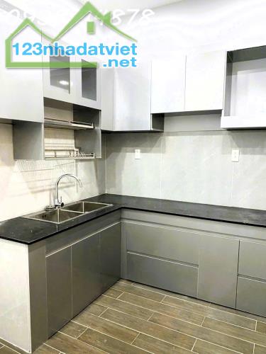 Bán nhà 2 tầng 4*13m đường 5, Linh Xuân, chỉ 5.25 tỷ - sổ hồng đã hoàn công - 2