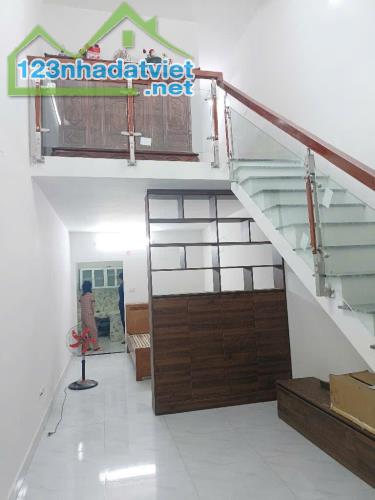 BÁN NHÀ VĨNH HƯNG 34M, 2 TẦNG, 2 NGỦ, GIÁ 2.3 TỶ, CHƯA SỔ