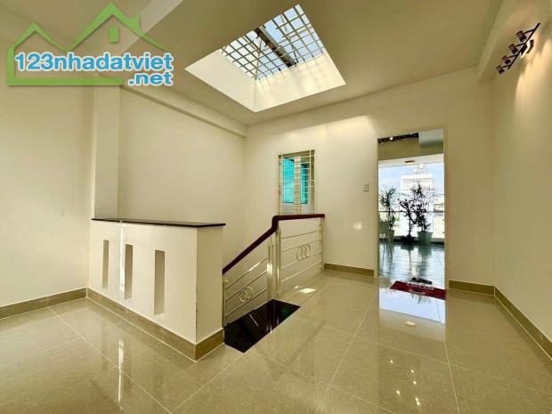 Cực phẩm nhà 5 tầng khu cao cấp Huỳnh Thị Hai, Tân Chánh Hiệp chỉ 7.5 tỷ TL. - 1