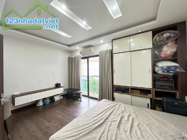 HƠN 5 TỶ - HOÀNG MAI- 1 NHÀ RA PHỐ- 36M²x5 TẦNG SĐCC - 2