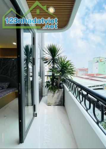 🏡🏡🏡 BÁN NHÀ ĐƯỜNG NGUYỄN VĂN KHỐI. P9 GV ..HẺM 6M .DT 80M...4 X 20 ...GIÁ 12.5 TỶ