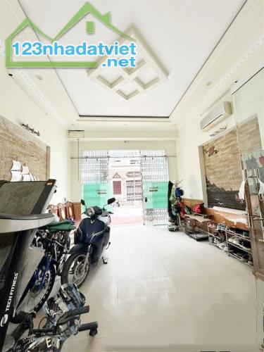 Nhà phân lô Tô Vũ - Văn Cao, 90m2, 4 tầng, đường 12m, Giá 6 tỉ, rẻ nhất khu vực - 2