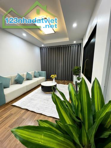 Cho thuê căn hộ 3 phòng ngủ 2VS 99m2 full đồ, Goldmark City, giá 13 tr. Liên hệ 0925128255