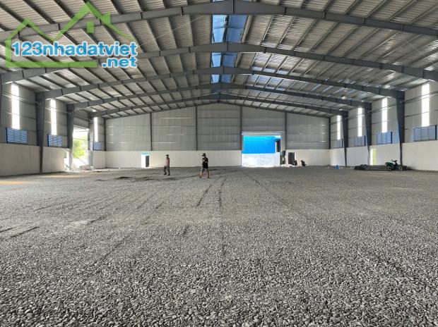 Cho Thuê 3.600m2 Xưởng Mới 100% Ngoài KCN Tân Uyên Bình Dương - 1