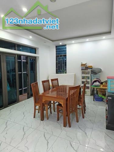 NHỈNH 2.5 TỶ, 93m2, mặt tiền 8m, Vũ Hữu, NAM TỪ LIÊM, MUA BÁN NHÀ - HÀ THIÊN VŨ