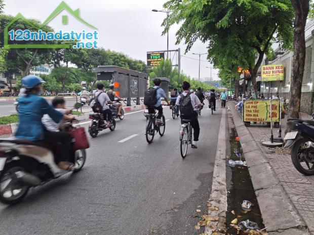 Giảm 800tr Nhà 2 tầng Nở hậu Phạm Văn Đồng GV, 80m2, 5.6x15.2m chỉ 6.x tỷ - 4