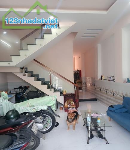 Bán nhà HXH 8m, Phan Văn Hớn. Xuân  Thới Thượng, Hóc Môn, 82m2, 2 tầng, 4,1 tỷ