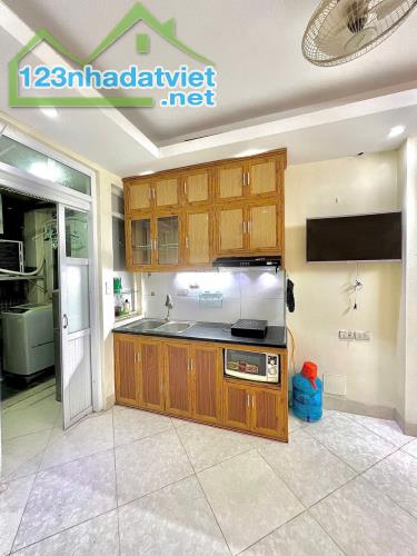 Bán chung cư phố Tây Sơn. Sổ đỏ; Dt: 52 m2, Giá 1.69 tỷ (giá chuẩn, thật) và còn nhà. - 5