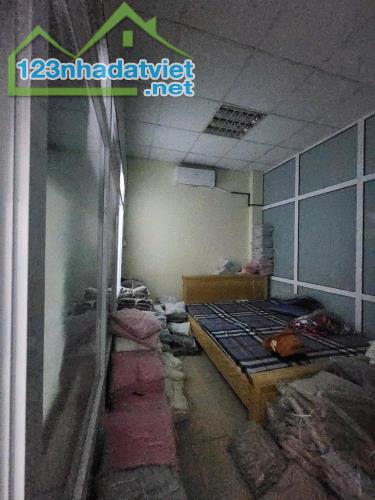 Bán Đất tặng nhà Thanh Trì 80m Cấp 4 ô tô 7 chỗ đỗ trước nhà ở kết hợp KD siêu đẹp 7.5 tỷ - 2