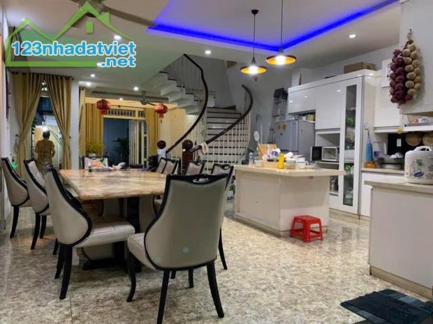 Sát MT Nguyễn Văn Lượng, 5 tầng dt khủng 150m2 chỉ 11,x tỷ - 2