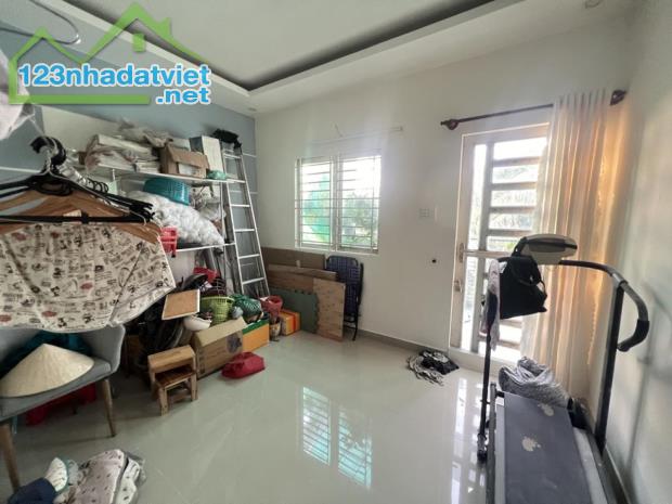 Giảm 100tr Nhà 3 tầng Lê Văn Khương Q12, 87m2, 5x17.3m chỉ 5.x tỷ - 1