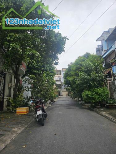 Biệt Thự Sân Vườn 3 tầng -xe tải né nhau- P16 – ngay nhà thiếu Nhi Gò Vấp–6x20m–Giá 12.9Ty