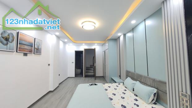 Bán gấp nhà Định Công, Hoàng Mai, DT 30m2, 4 tầng nhà đẹp ở luôn, 2 mặt ngõ