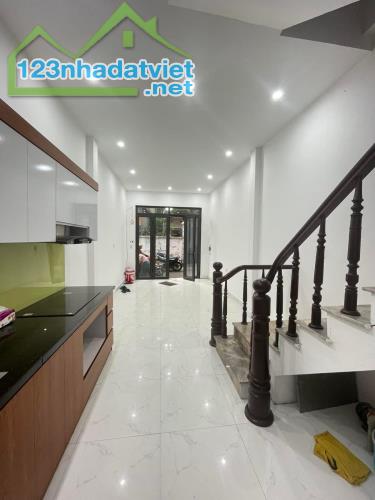 Nhà mặt ngõ - phố Vĩnh Hưng, Hoàng Mai: dt 28/30m2, 4 tầng, mt 3.2m, 💵6.9 tỷ - 2