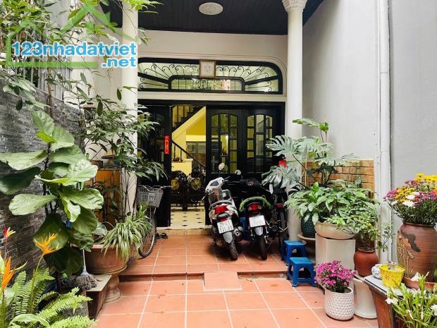 Bán nhà Cầu Giấy. Dt 79m*4T, Mt 4,2m, 24Tỷ. Gaza 7 chỗ, ngõ thông, nhà dân xây đẹp ở sướng - 4