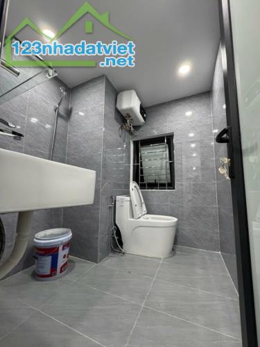 NHỈNH 2,7 TỶ, 60m2, TT  phố Quỳnh Mai, Thanh Nhàn, Hai Bà Trưng MUA BÁN NHÀ - HÀ THIÊN VŨ - 2