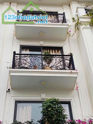 CỰC HIẾM🏡BÁN NHÀ DÂN XÂY TƯ ĐÌNH- LONG BIÊN, 40M², GẦN Ô TÔ TRÁNH, ĐẸP LONG LANH, NHỈNH