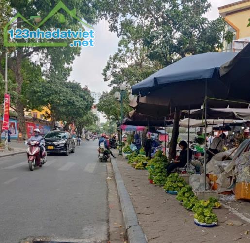 BÁN TÔ HIỆU HÀ ĐÔNG VỊ TRÍ HIẾM , NHÀ 5 TẦNG THANG MÁY ,Ô TÔ ĐỖ CỬA .NHÀ CHƯA BÓC TEM. - 3