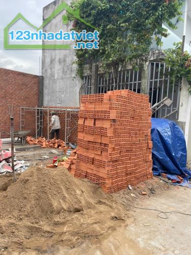 Nhà mái thái 80m2 1T/1L trung tâm Dĩ An giá 2,7 tỷ - 2